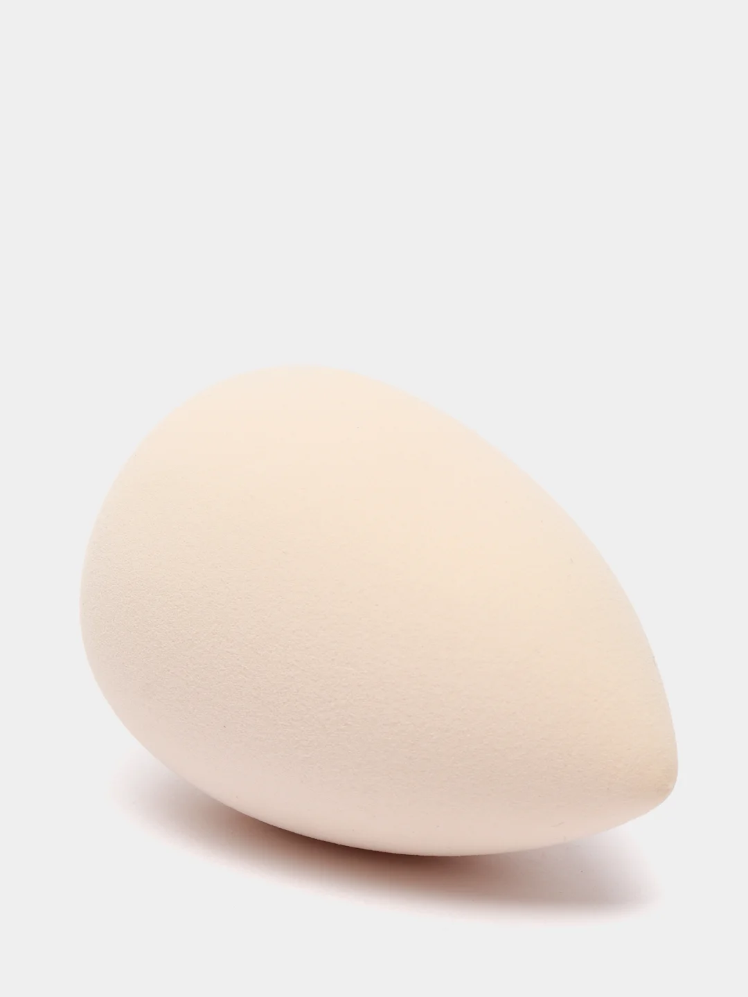 Бежевый спонж для макияжа Beautyblender