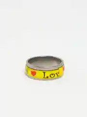 Желтый кольцо с надписью "Love"