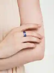Фиолетовый кольцо с надписью "Love"