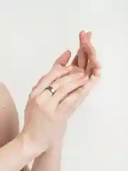 Конфетный кольцо с крутящимся центром
