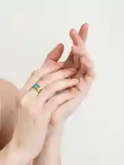 Лайм кольцо с надписью "Love"