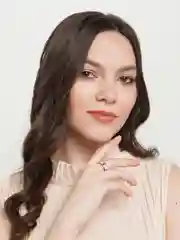 Белый кольцо с надписью "Love"