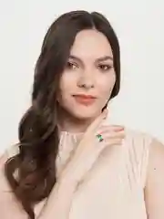 Зеленый кольцо с надписью "Love"