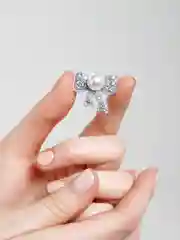 Серебряный брошь с жемчугом "Бабочка", "Бант", "Лист", "Стрекоза"