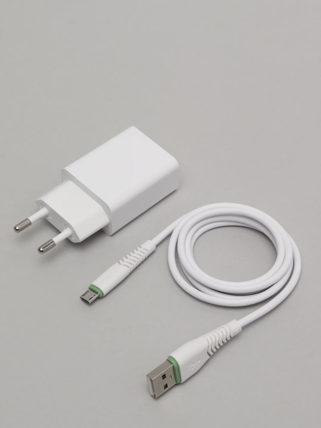 Сетевое зарядное устройство Maimi T13, Micro USB / Type-C / Lightning