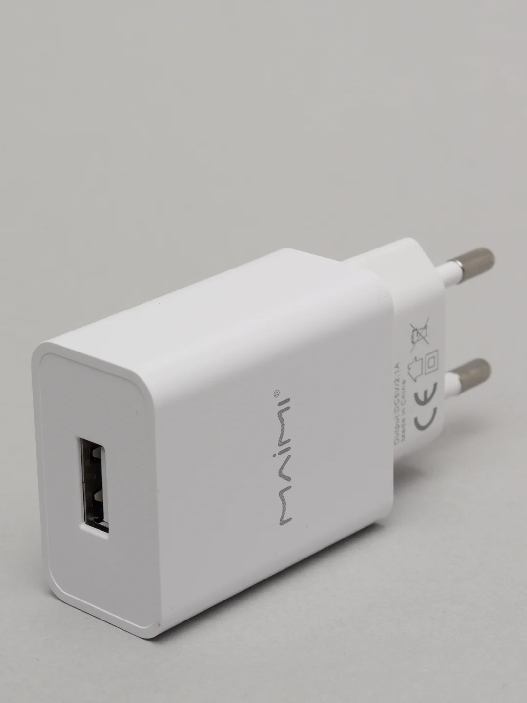Сетевое зарядное устройство Maimi T13, Micro USB / Type-C / Lightning