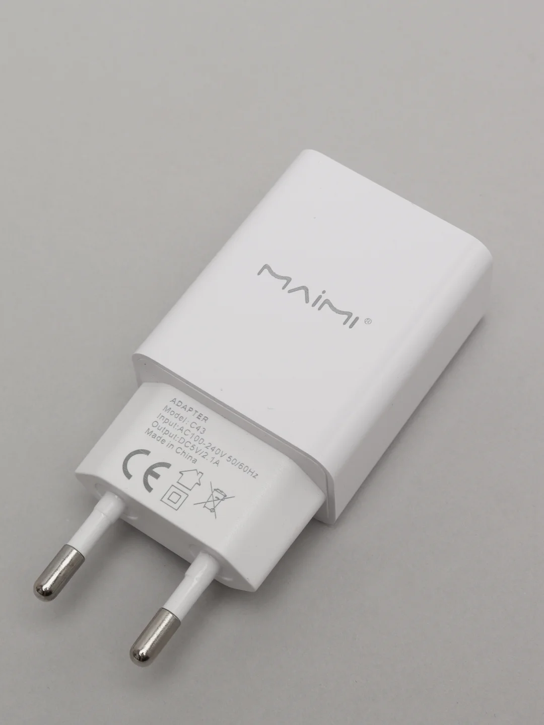 Сетевое зарядное устройство Maimi T13, Micro USB / Type-C / Lightning