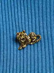 Золотой брошь "Тигр"