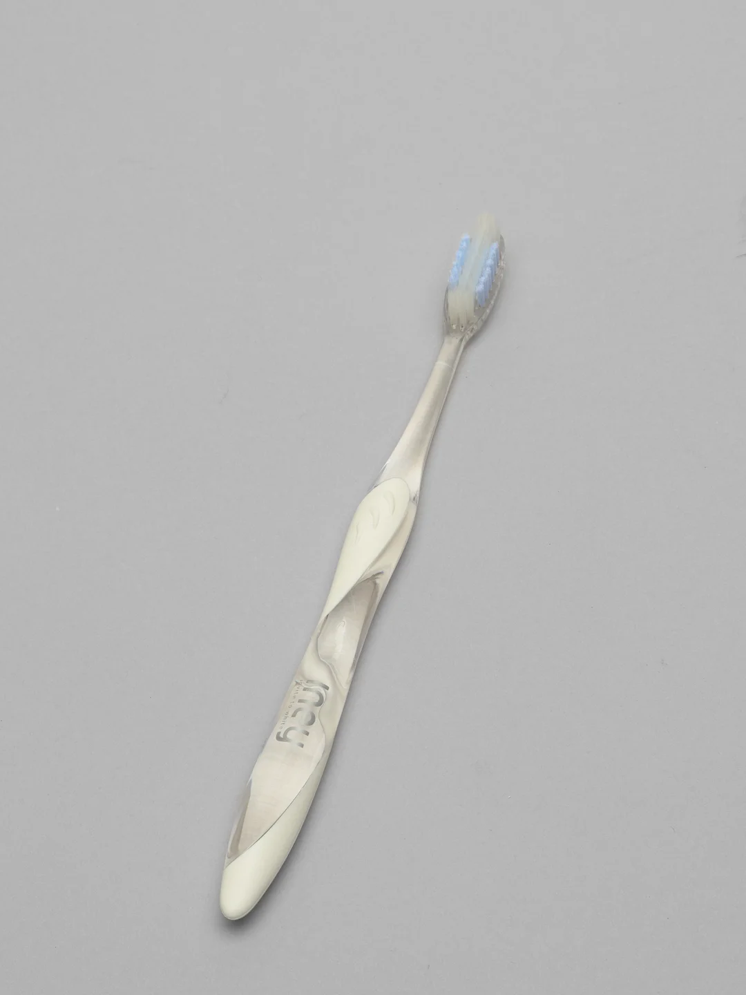Зубная щетка Iney Snow-Brush Wind, средняя жесткость