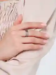 Серебряный кольцо с крутящимся центром