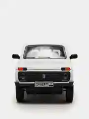 Белый модель автомобиля "Нива", 4 х 4