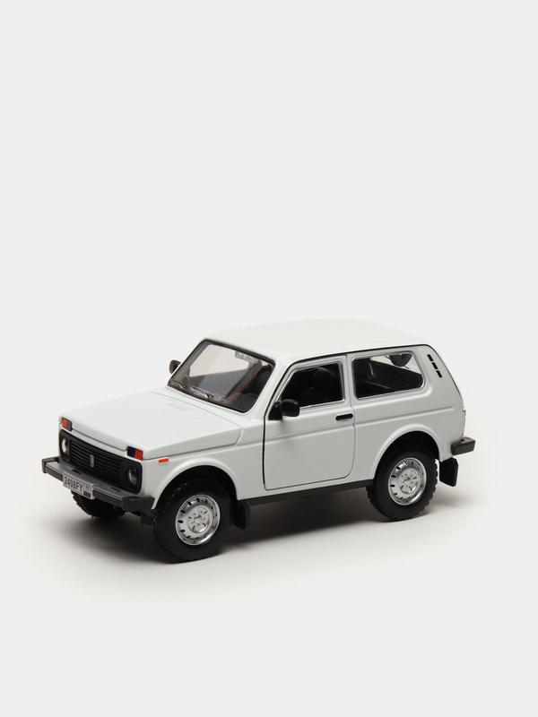 Модель автомобиля "Нива", 4 х 4