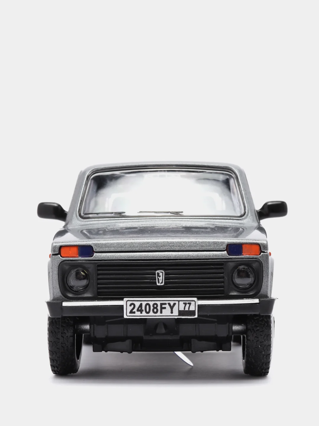 Серый модель автомобиля "Нива", 4 х 4