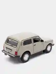Песочный хаки модель автомобиля "Нива", 4 х 4