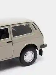 Песочный хаки модель автомобиля "Нива", 4 х 4