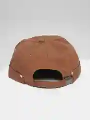 Коричневый кепка без козырька