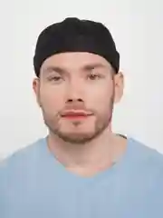 Черный кепка без козырька