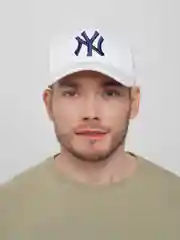 Белый бейсболка