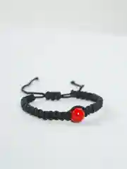 Браслет-оберег с кораллом