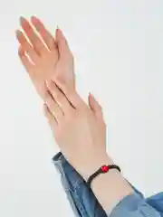 Браслет-оберег с кораллом