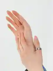 Желтый кольцо с крутящимся центром