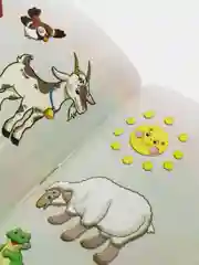 Зеленый книга с многоразовыми наклейками. Наклейки детские