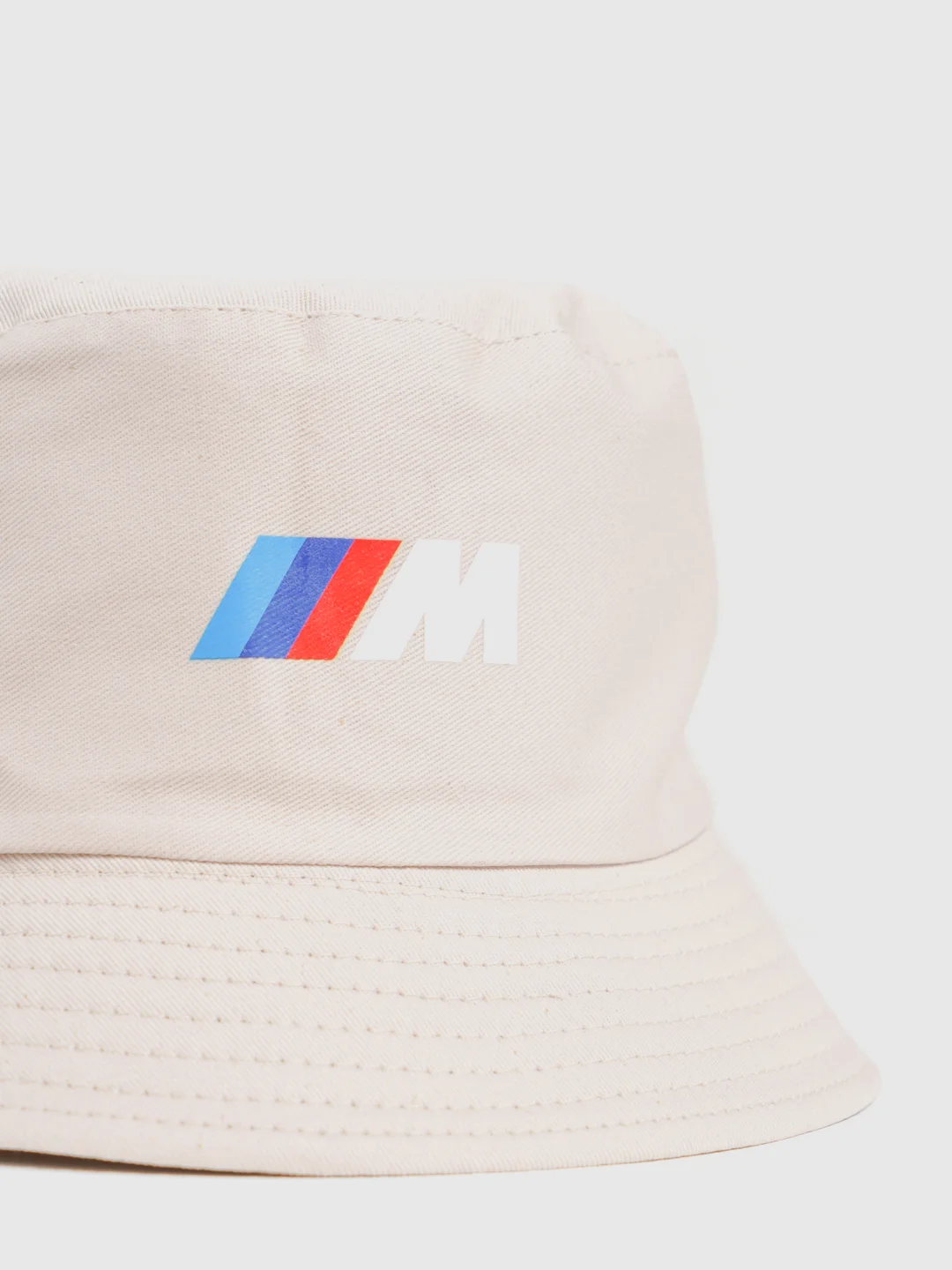Бежевый панама "BMW"