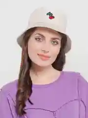 Бежевый панама летняя