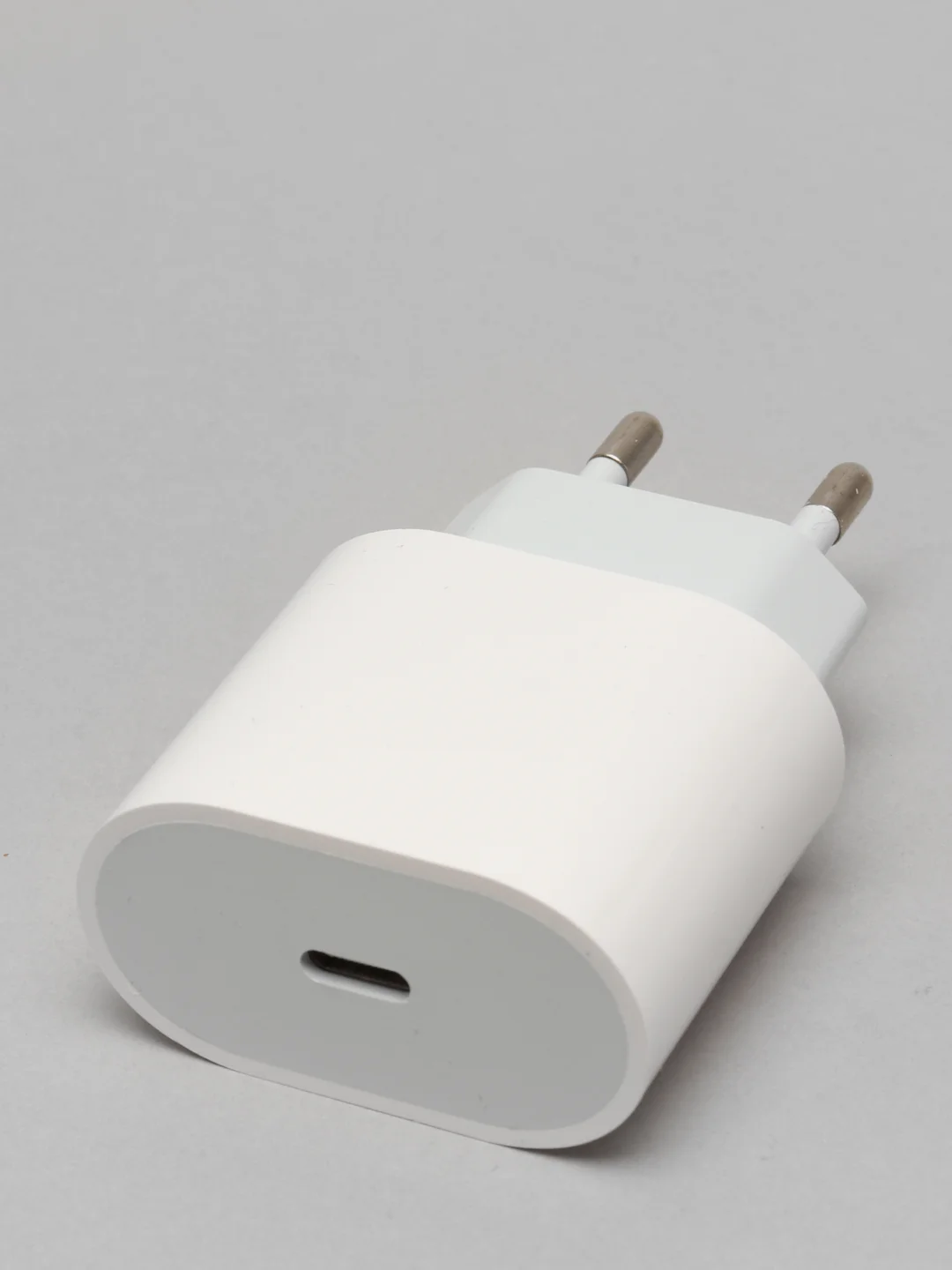 Белый зарядное устройство для iPhone (блок Type-C, PD, 20W + кабель Type-C/Lightning)