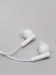Белый наушники проводные