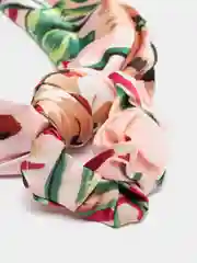 Розовый резинка для волос атласная с платком