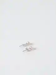 Пудровый серьги гвоздики с жемчугом, сталь