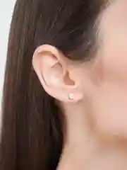 Белый серьги гвоздики с жемчугом, сталь
