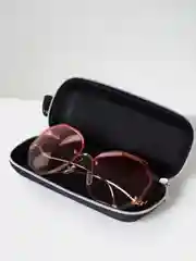 Конфетный очки солцезащитные в футляре, женские