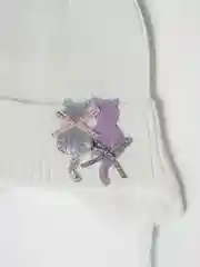 Белый шапка осенняя на завязках