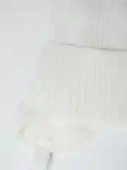Белый шапка осенняя на завязках