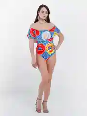 Белый купальник слитный