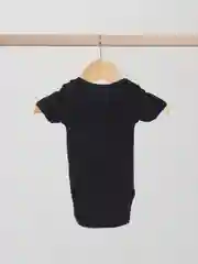 Угольный боди ясельное с коротким рукавом для новорожденных