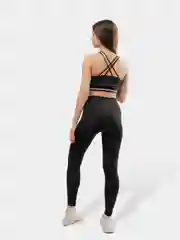 Черный костюм женский спортивный: топ и легинсы