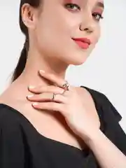 Серый кольцо с цепочкой и крестом, двойное