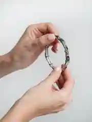 Зеленый браслет женский