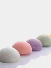 Белый спонж / губка для умывания и очищения лица "Конняку"