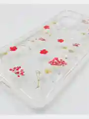 Розовый чехол "Настоящие цветы" для iPhone 11