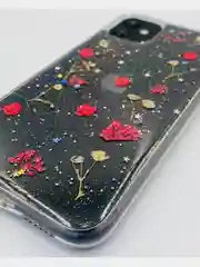 Розовый чехол "Настоящие цветы" для iPhone 11