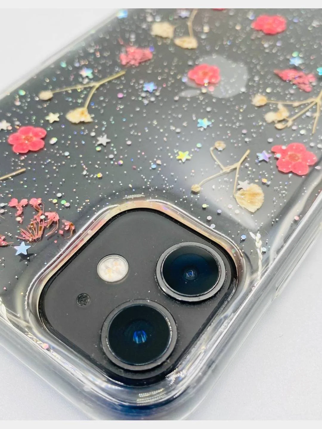 Розовый чехол "Настоящие цветы" для iPhone 11