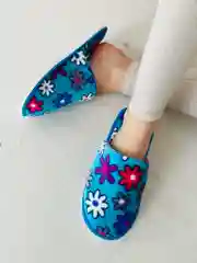 Голубой тапочки домашние женские закртые с цветочками
