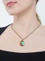 Коралловый космический кулон