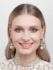Золотой серьги со вставкой из жемчуга