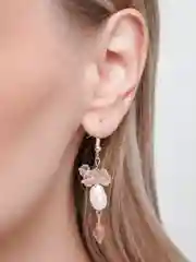 Розовый серьги