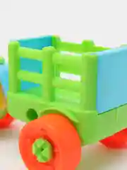 Игрушечная машина